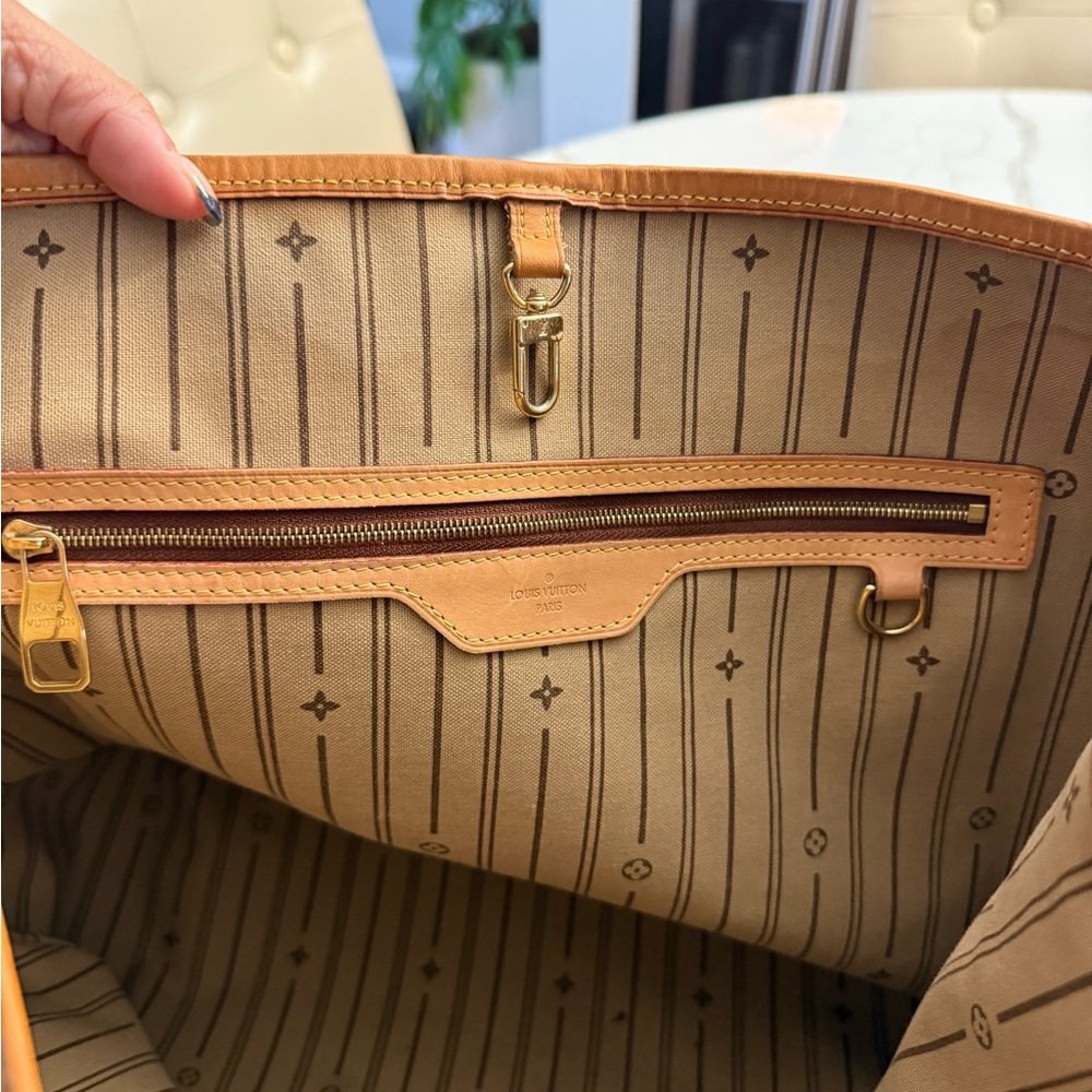 LOUIS VUITTON Delightful GM Monogram Shoulder Bag - Picture 10 of 14